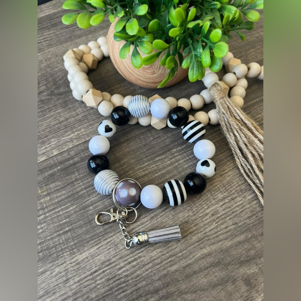 Black & White Keychain Bangle